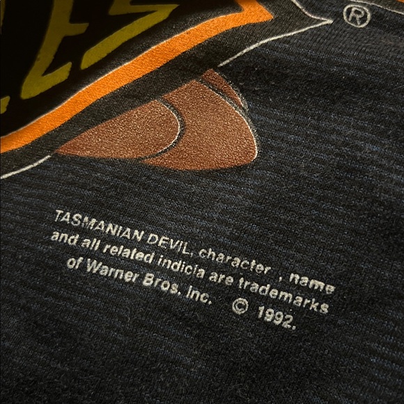 vintage 1992 Harley-Davidson x Looney Tunes "Rock 'N Roll" Taz t-shirt - Picture 9 of 9